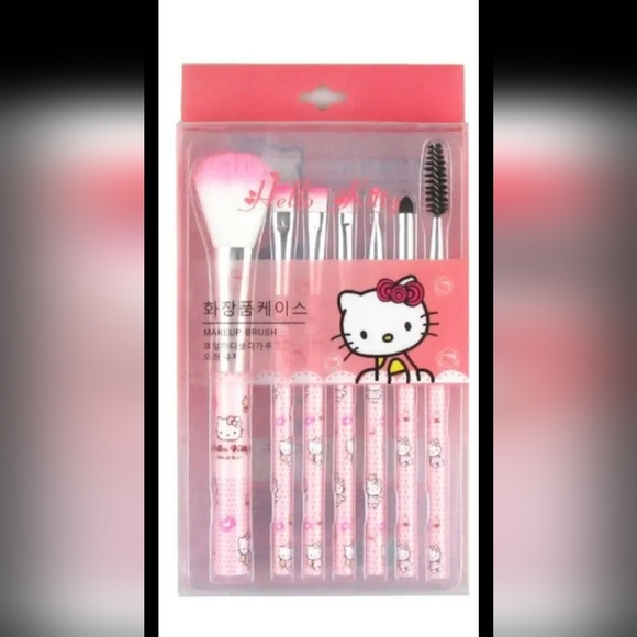 Hello Kitty Makeup Brushes Set - Picture 4 of 4